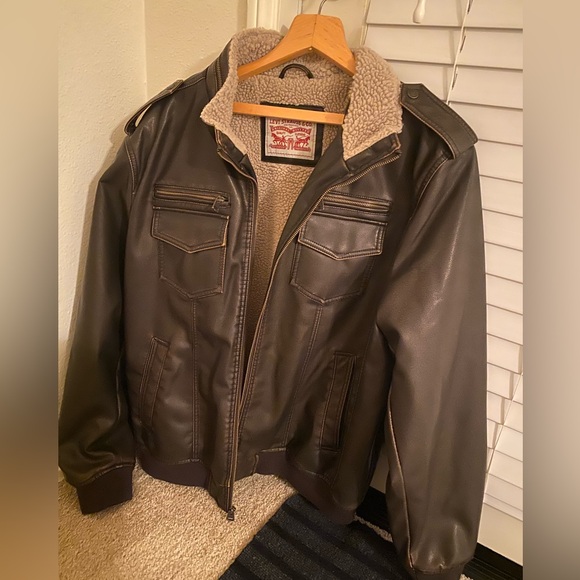 Authentic Brand New Mens Levi’s Brown Leather Jacket with Sherpa Lining size XL - Picture 1 of 14